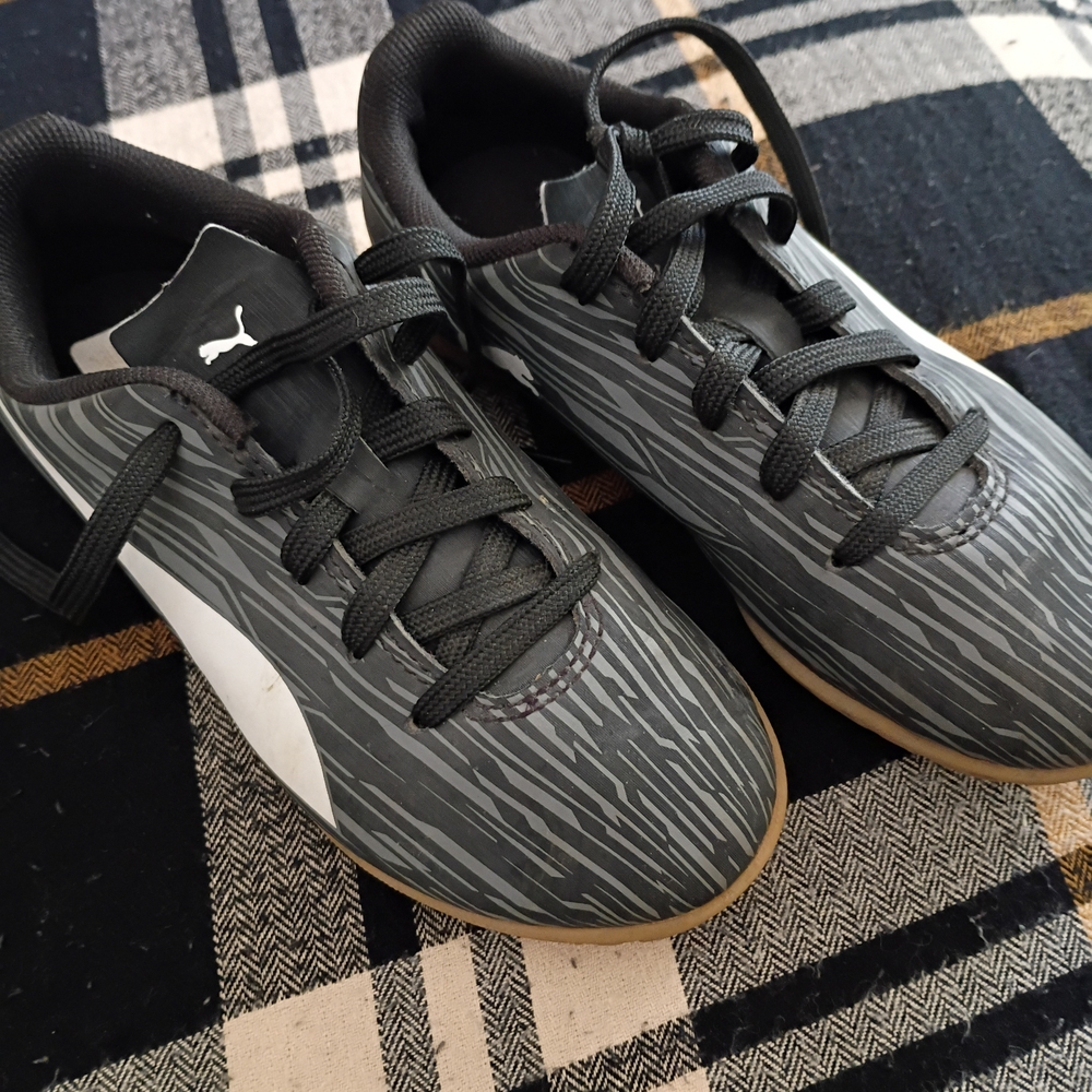 Kids Puma Gray and Black Indoor Soccer Shoes - Picture 5 of 9